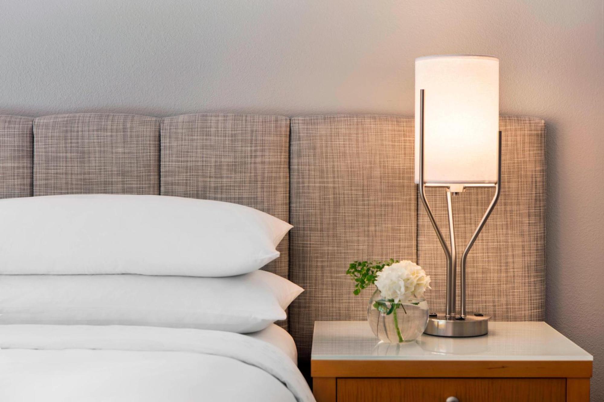 Junior King Suite Mountain View No Resort Fees,1643156262:JPEG